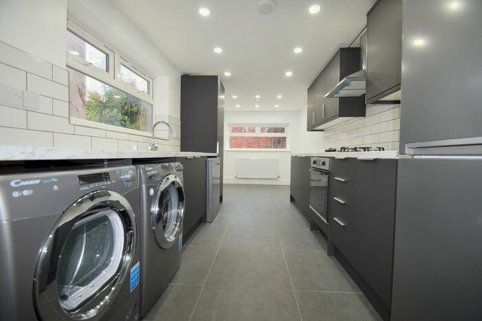 6 Bedroom Terraced House To Rent In Cranbrook Street, Cathays, CF24