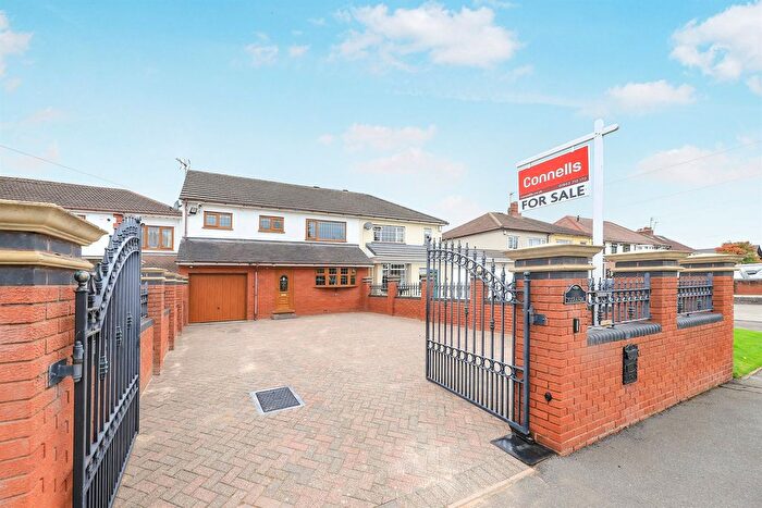 3 Bedroom Semi-detached House For Sale In Cannock Road, Westcroft, Wolverhampton, WV10