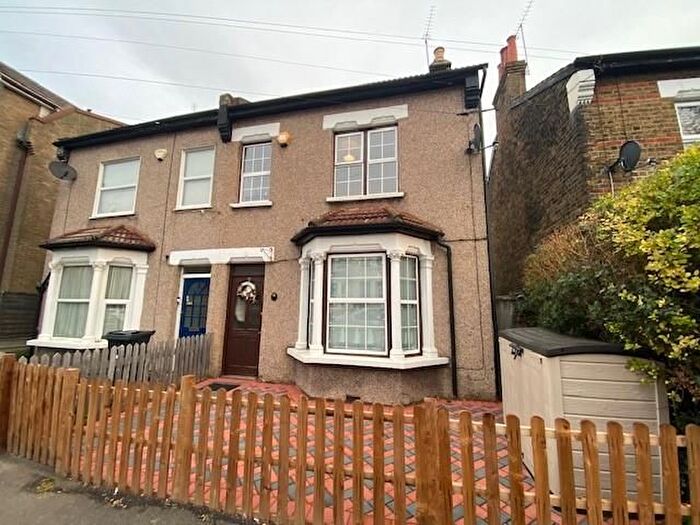 3 Bedroom Semi Detached House For Sale In Daisy Road, South Woodford, E18
