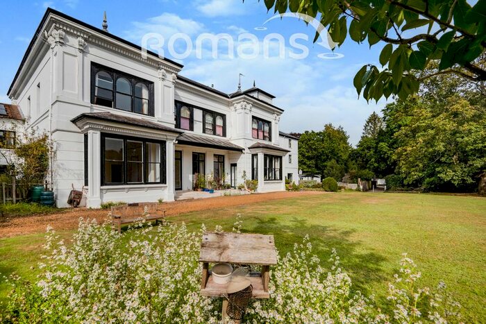 3 Bedroom Flat To Rent In Wokingham Road, Crowthorne, RG45