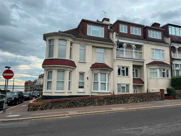 3 Bedroom Flat To Rent In Station Road, Westcliff-On-Sea, SS0