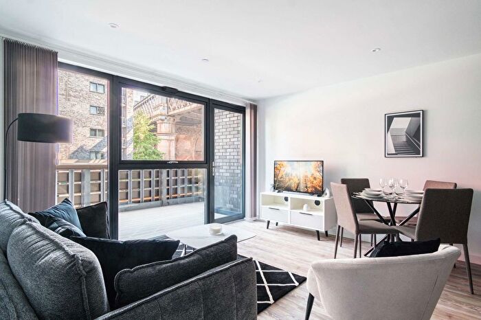 2 Bedroom Flat To Rent In Potato Wharf, Manchester, M3