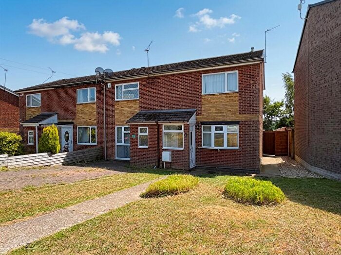 2 Bedroom End Of Terrace House For Sale In Holyrood Rise, Bramley, S66