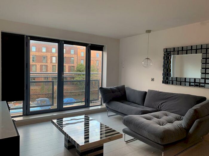 2 Bedroom Apartment To Rent In Castle Quay Close, Nottingham, NG7