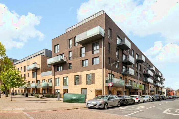 1 Bedroom Apartment For Sale In Carlton Grove, Peckham, London, SE15