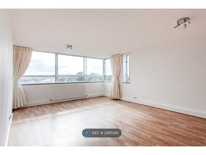 2 Bedroom Flat To Rent In Lower Mortlake Road, Richmond, TW9