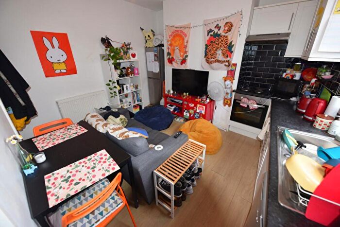 2 Bedroom House To Rent In Kelsall Place, LS6