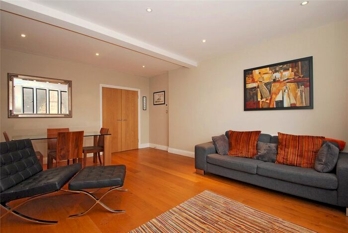 2 Bedroom Flat For Sale In Bridgeman Drive, Windsor, Berkshire, SL4