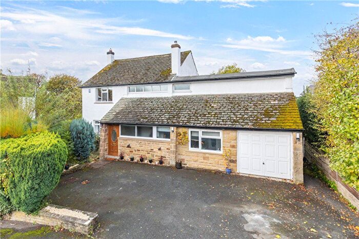 5 Bedroom Detached House For Sale In Walker Wood, Baildon, West Yorkshire, BD17