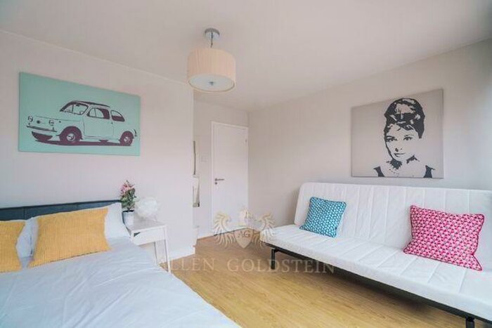 4 Bedroom Maisonette To Rent In Polygon Road, NW1