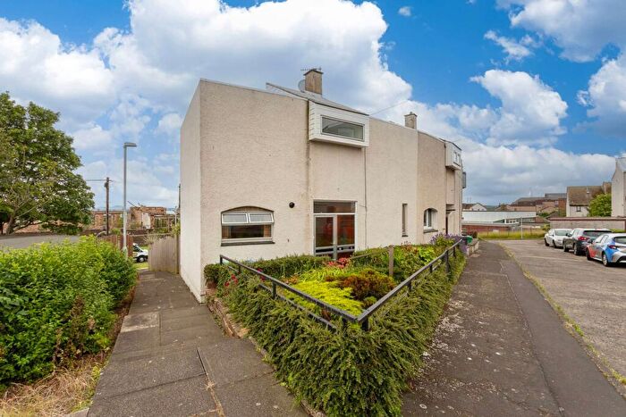 2 Bedroom End Of Terrace House For Sale In Houliston Avenue, Inverkeithing, KY11