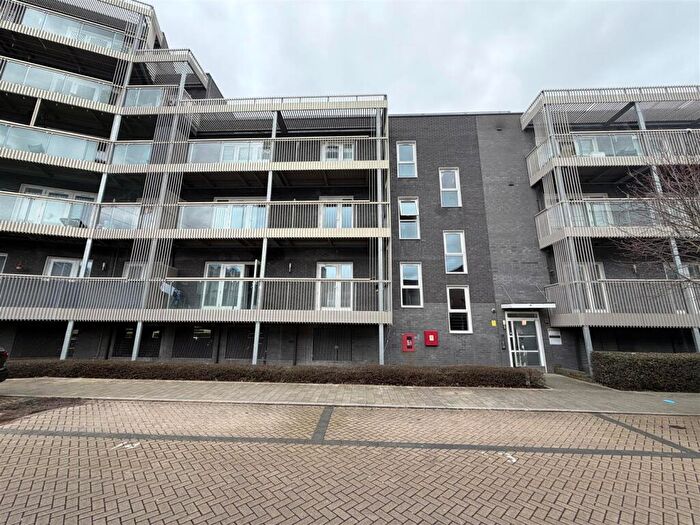 1 Bedroom Flat To Rent In De Pass Gardens, Barking, IG11