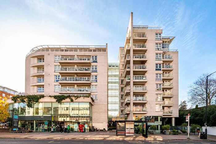 1 Bedroom Flat To Rent In Upper Richmond Road, East Putney, London, SW15