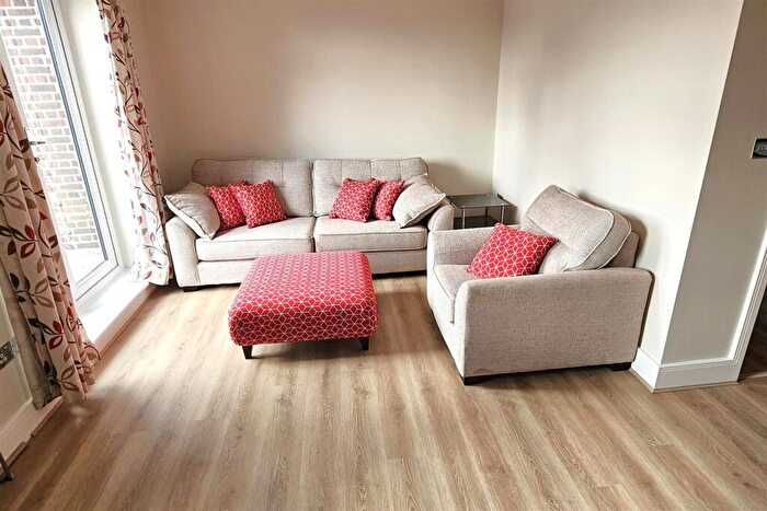 2 Bedroom Flat For Sale In Queens Road, Welling, DA16