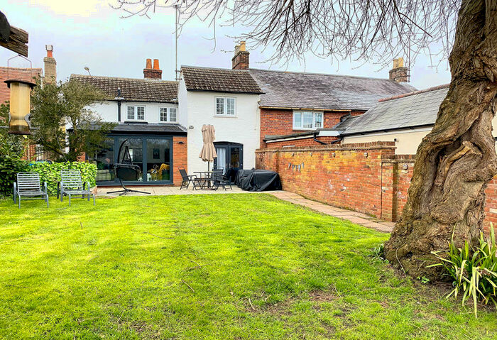 3 Bedroom Semi-Detached House For Sale In Hillsyde Cottage, Watling Street, Leighton Buzzard, Bedfordshire, LU7