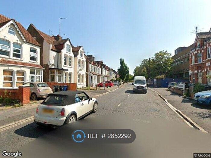 Studio To Rent In Gordon Road, London, W13