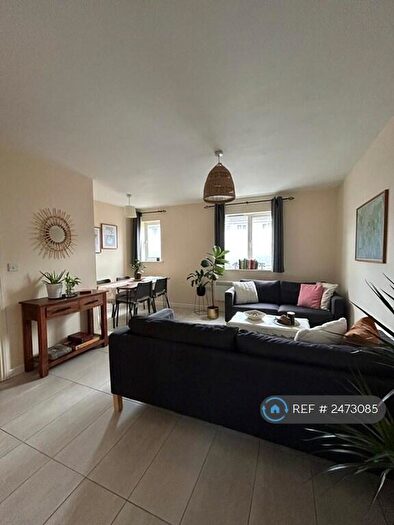 2 Bedroom Flat To Rent In Manchester Court, London, E16