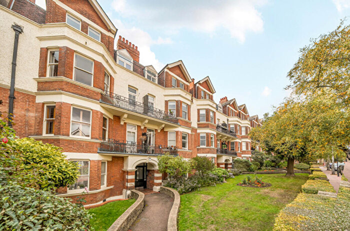 2 Bedroom Apartment For Sale In Harvard Court, Honeybourne Road, West Hampstead, NW6