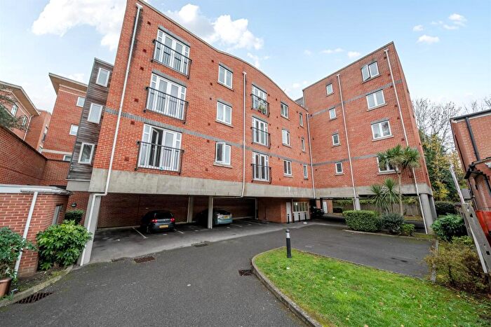 2 Bedroom Apartment For Sale In Grenfell Road, Maidenhead, SL6