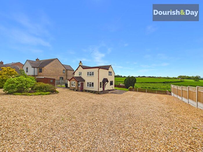 3 Bedroom Detached House For Sale In Stafford Road, Woodseaves, ST20