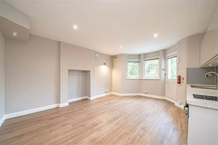 Studio To Rent In Pepys Road, Telegraph Hill, SE14