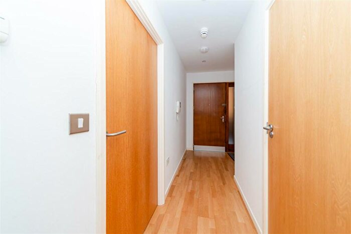 1 Bedroom Apartment To Rent In Spa Road, London, SE16
