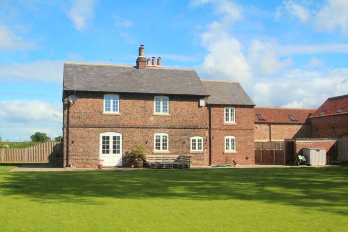 3 Bedroom Farm House To Rent In Old Street Farm, Catterton, Tadcaster, LS24