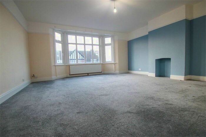 2 Bedroom Flat To Rent In Woodcote Mews, Wallington, SM6