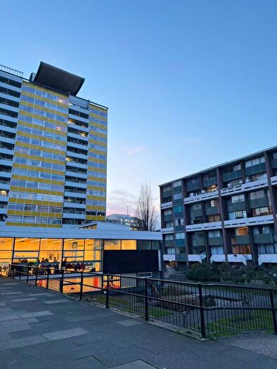 1 Bedroom Studio To Rent In Golden Lane Estate, London, EC1Y