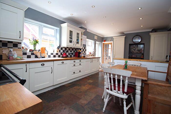 4 Bedroom Semi-Detached House For Sale In Heath Road, Soberton, SO32