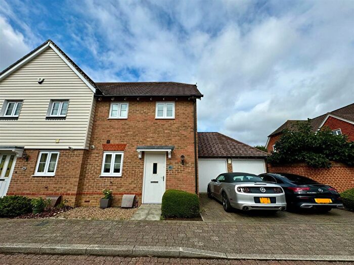 2 Bedroom End Of Terrace House To Rent In Porter Avenue, Kings Hill, ME19