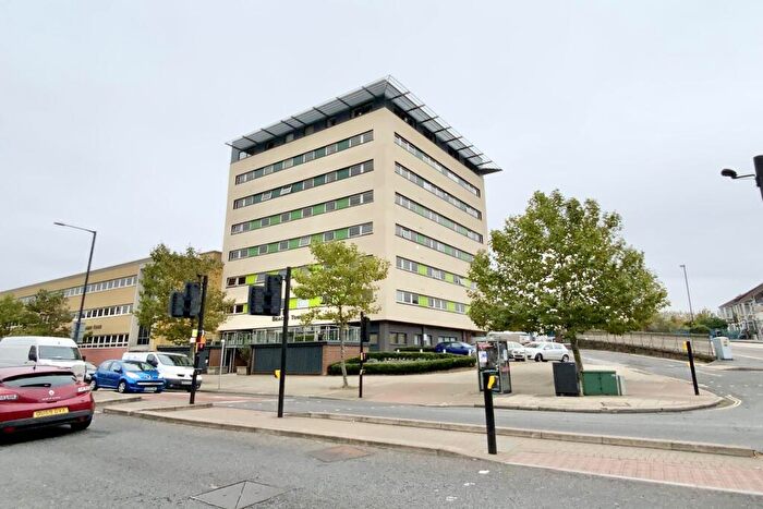 2 Bedroom Flat To Rent In Beacon Tower, Fishponds Road, Fishponds, Bristol, BS16