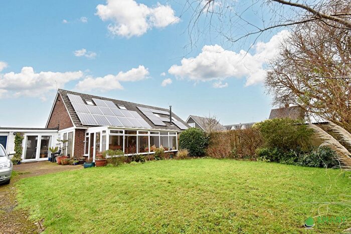 3 Bedroom Semi-Detached Bungalow For Sale In Sanson Close, Exeter, EX5