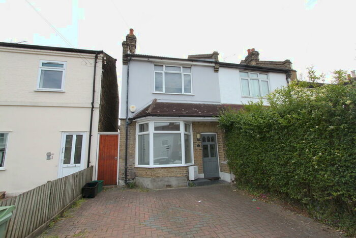 2 Bedroom Cottage To Rent In Devonshire Road, Mottingham, SE9