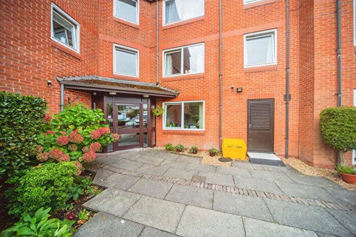 1 Bedroom Apartment For Sale In Homespinney House, Southampton, SO18