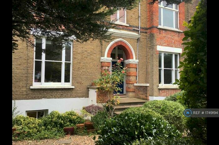 3 Bedroom Flat To Rent In Anerley Park, London, SE20