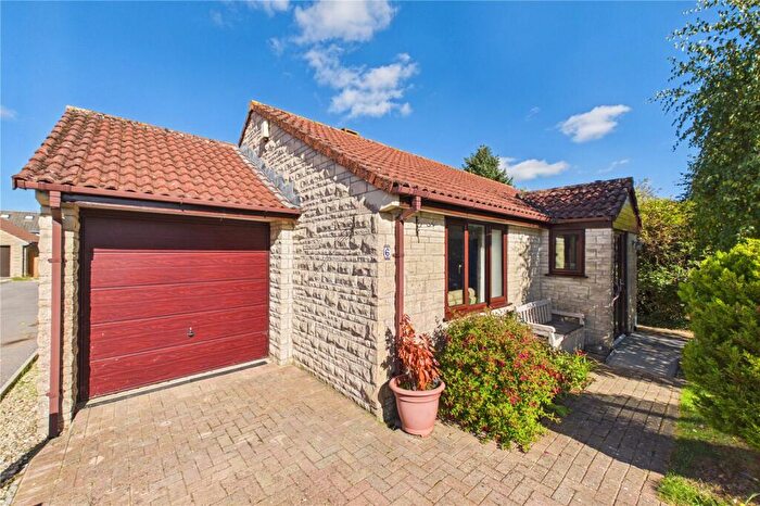 3 Bedroom Bungalow For Sale In Sunridge Close, Midsomer Norton, Radstock, Somerset, BA3