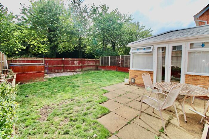 6 Bedroom Detached House For Sale In Alvis Drive, Yaxley, Peterborough, PE7