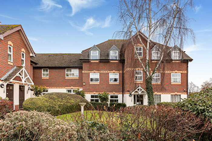 2 Bedroom Apartment For Sale In Farriers Mews, Abingdon, OX14
