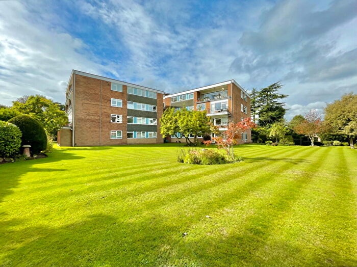 2 Bedroom Flat For Sale In Coppice Close, Dove House Lane, Solihull, B91