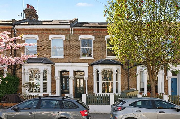 4 Bedroom Terraced House For Sale In Plimsoll Road, London, N4