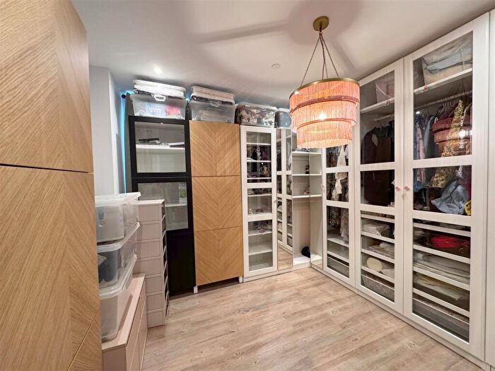 3 Bedroom Apartment For Sale In Palmer Street, Reading, RG1