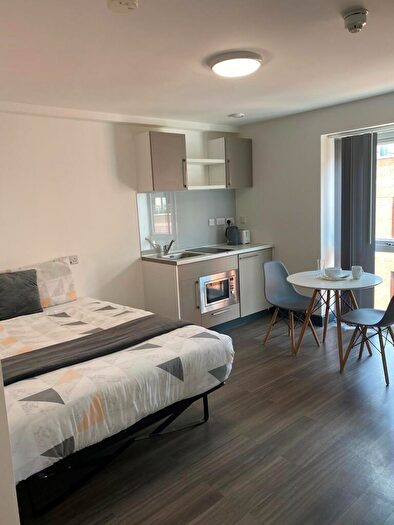 Studio To Rent In Chapel Street, Luton, Bedfordshire, LU1