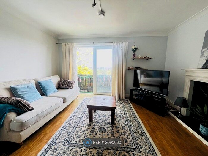 2 Bedroom Flat To Rent In Greenland Crescent, Cardiff, CF5