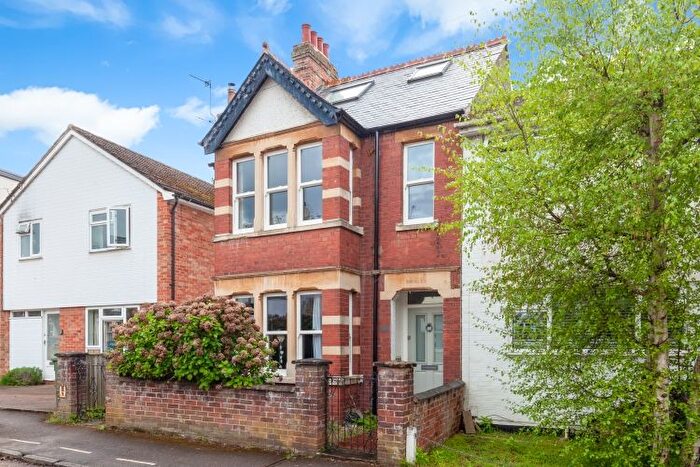 4 Bedroom Semi-Detached House To Rent In Ferry Road, Marston, OX3