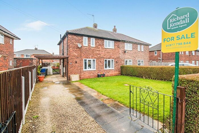 3 Bedroom Semi Detached House For Sale In West Acres, Byram, Knottingley, WF11