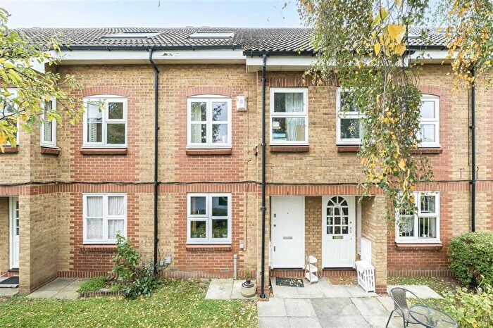 1 Bedroom Flat For Sale In Cadet Drive, Bermondsey, SE1