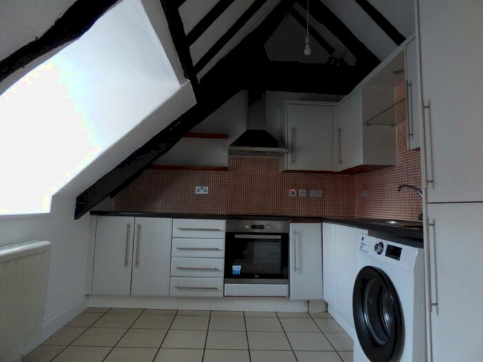 1 Bedroom Flat To Rent In Queen Street, Colchester, CO1