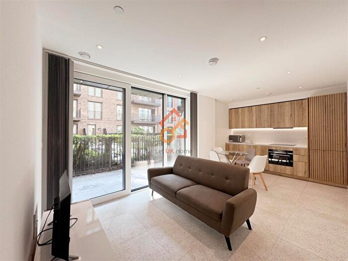 Studio To Rent In Georgette Apartments, Cendal Crescent, London, E1