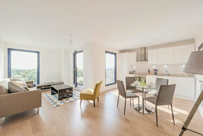 1 Bedroom Flat To Rent In Sheldon House, High Road, Finchley, N12